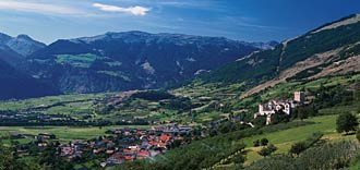 Sluderno e Castel Coira in Alta Val Venosta